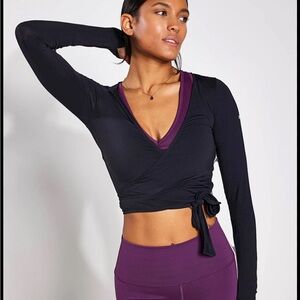 Alo Yoga Cropped Escalate Wrap Top